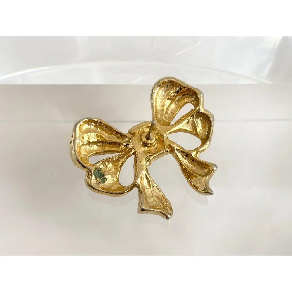 Christmas Bow Rhinestoned Gold Toned Holiday Themed Vintage Jewelry Brooch